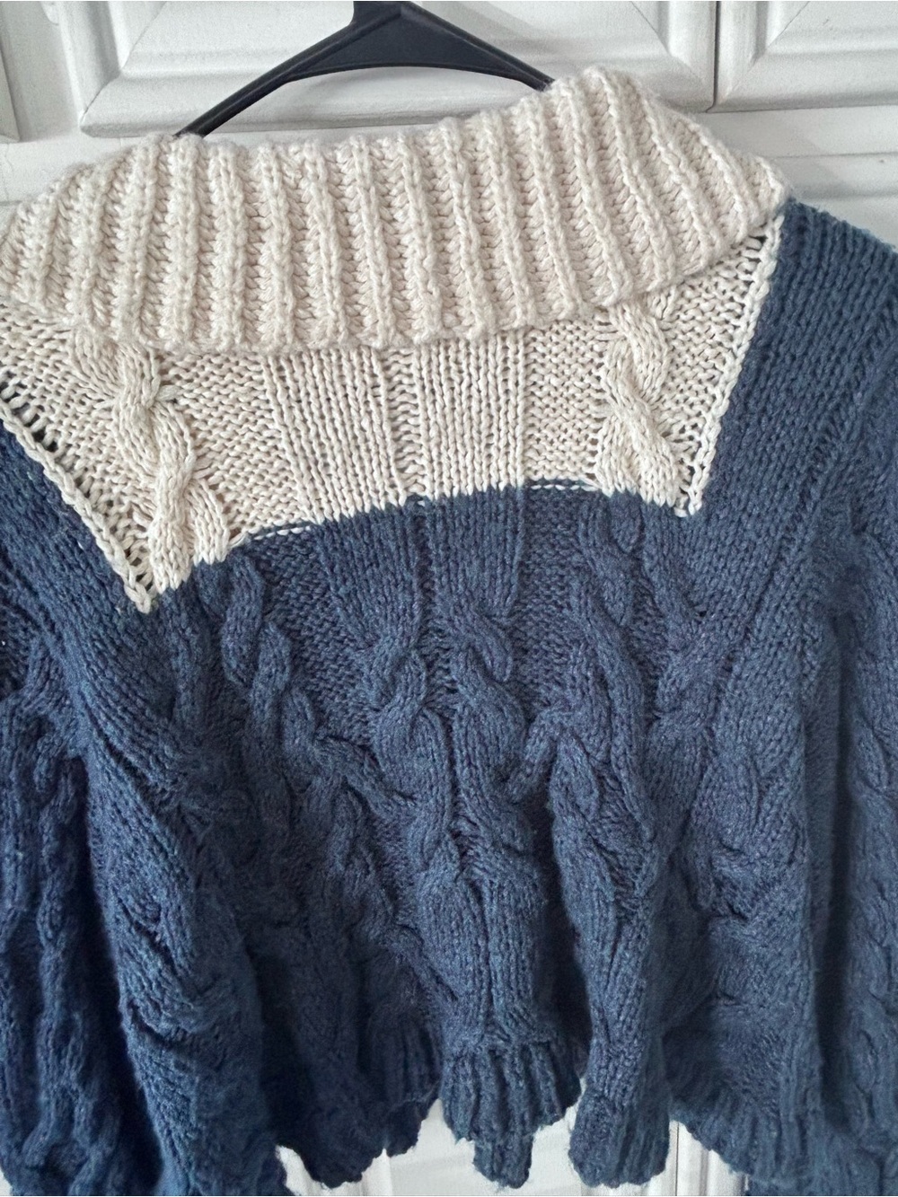 Pilcro Navy and Cream Shawl-Collar Cable Knit Cardigan sz XXS - Picture 8 of 14